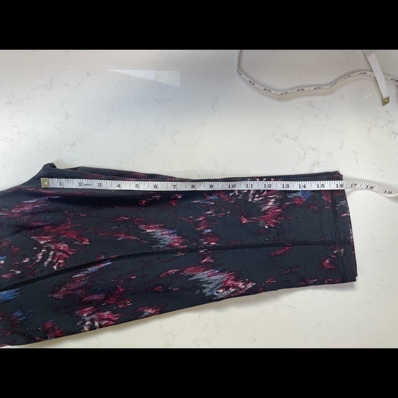 Victoria's SECRET NWT Cropped Leggings Sx Small - Picture 4 of 9